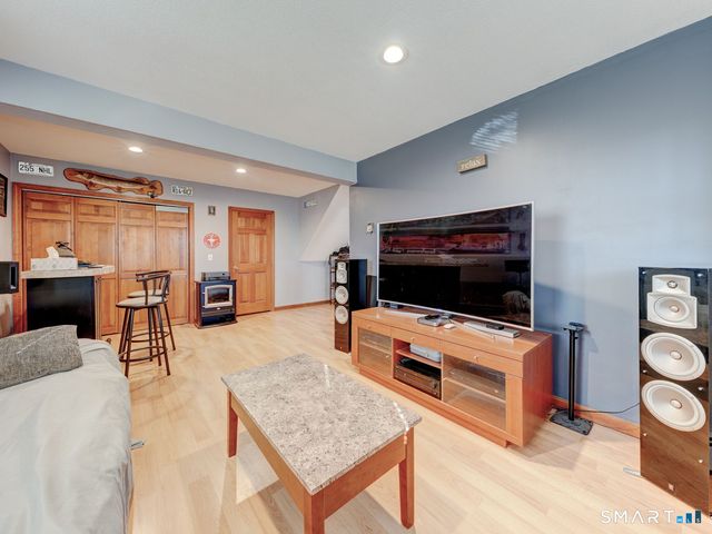 70 Lawndale Street, Berlin, CT 06037