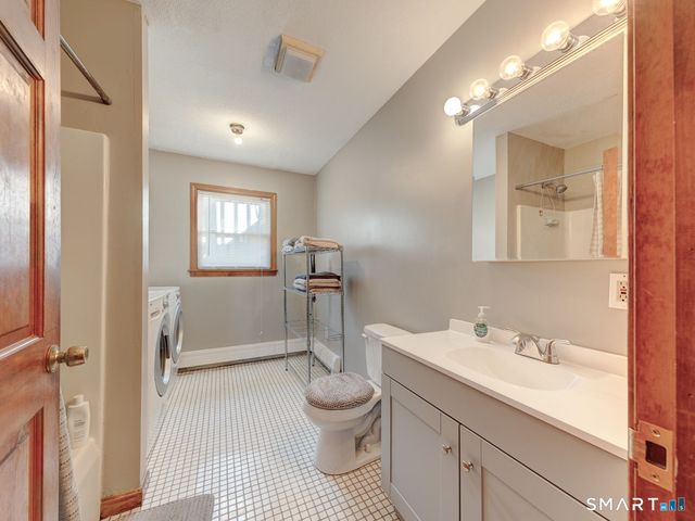 70 Lawndale Street, Berlin, CT 06037