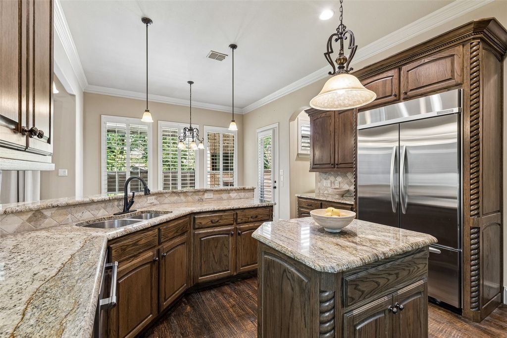 8523 Lakemont Drive, Dallas, TX 75209 — photo 5