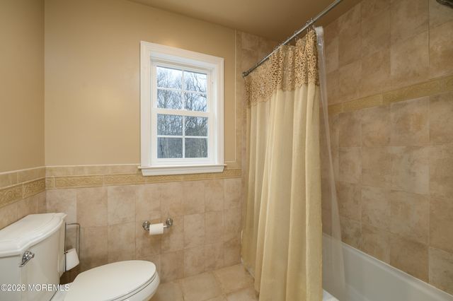 4 Packard Drive, Middletown, NJ 07748