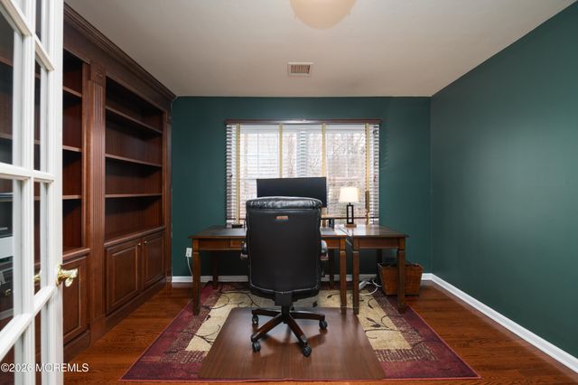 4 Packard Drive, Middletown, NJ 07748