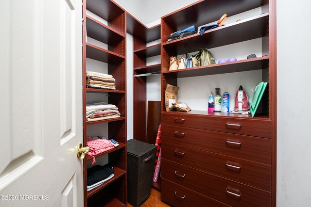 4 Packard Drive, Middletown, NJ 07748