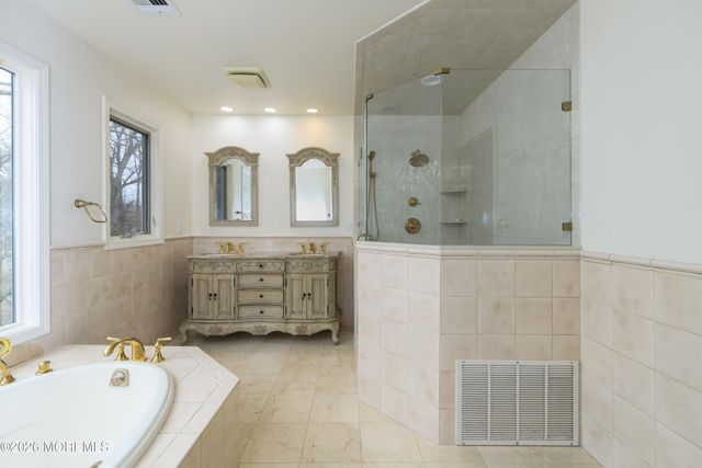 4 Packard Drive, Middletown, NJ 07748