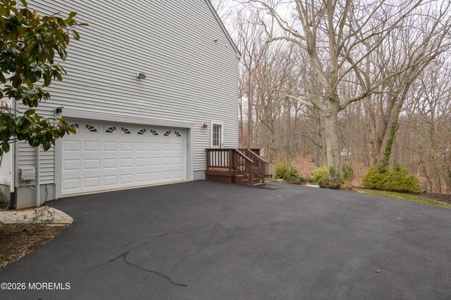 4 Packard Drive, Middletown, NJ 07748