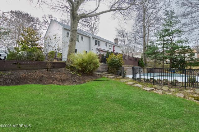 4 Packard Drive, Middletown, NJ 07748