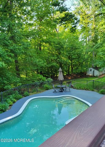 4 Packard Drive, Middletown, NJ 07748