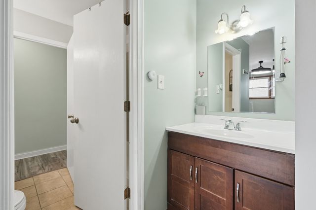 15606 Vista Drive, Oak Forest, IL 60452