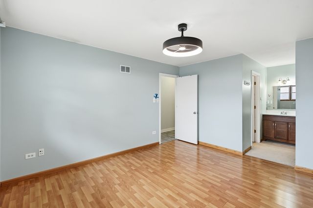 15606 Vista Drive, Oak Forest, IL 60452