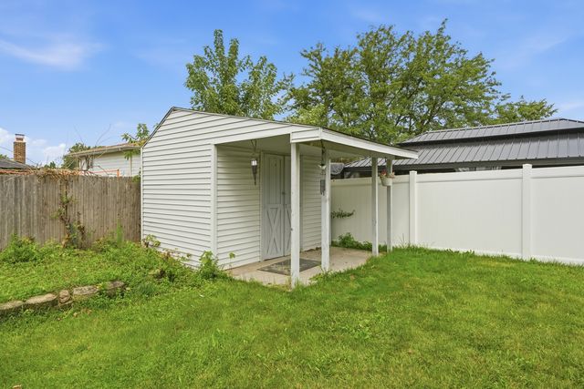 15606 Vista Drive, Oak Forest, IL 60452
