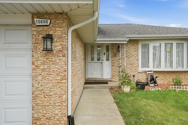 15606 Vista Drive, Oak Forest, IL 60452