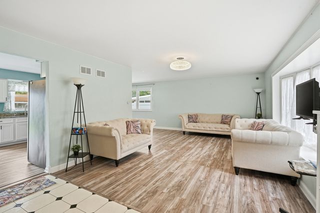 15606 Vista Drive, Oak Forest, IL 60452
