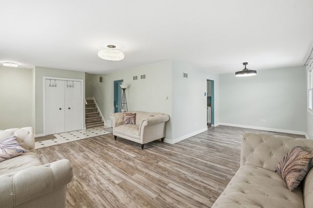 15606 Vista Drive, Oak Forest, IL 60452