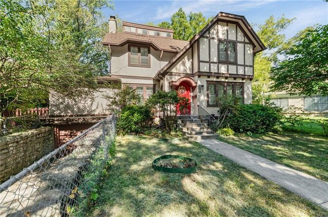 4928 Troostwood Road, Kansas City, MO 64110