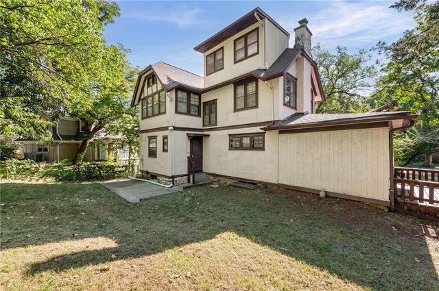 4928 Troostwood Road, Kansas City, MO 64110