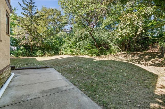 4928 Troostwood Road, Kansas City, MO 64110