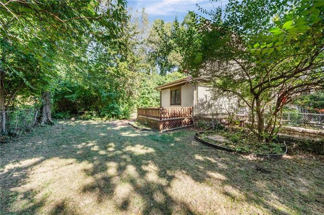 4928 Troostwood Road, Kansas City, MO 64110