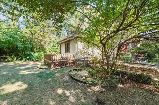 4928 Troostwood Road, Kansas City, MO 64110