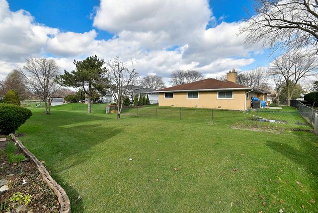 7221 Bayberry Lane, Darien, IL 60561