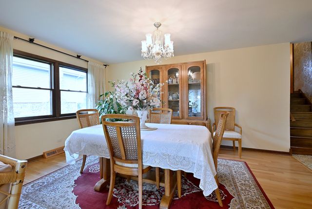 7221 Bayberry Lane, Darien, IL 60561