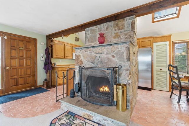 49 Wadleigh Point Road, Kingston, NH 03848