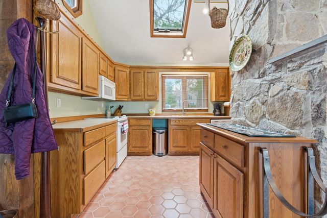 49 Wadleigh Point Road, Kingston, NH 03848