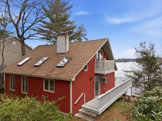 49 Wadleigh Point Road, Kingston, NH 03848