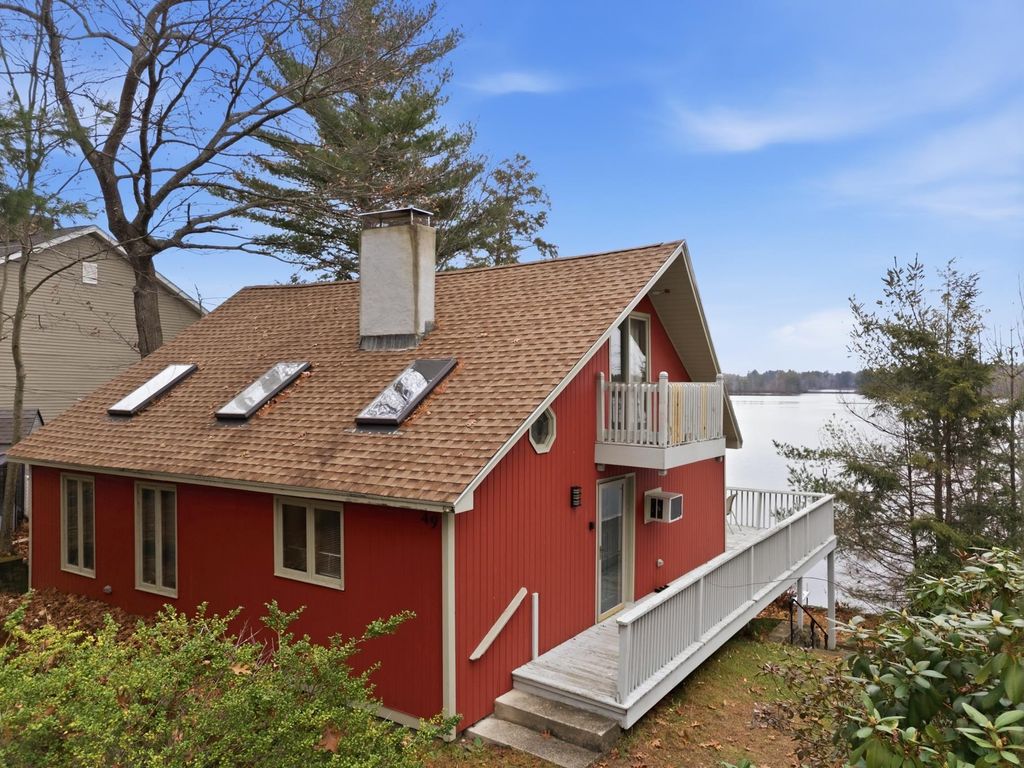 49 Wadleigh Point Road, Kingston, NH 03848