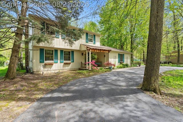 19177 MERIDIAN Road, Grosse Ile Township, MI 48138