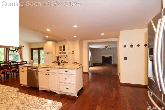 19177 MERIDIAN Road, Grosse Ile Township, MI 48138