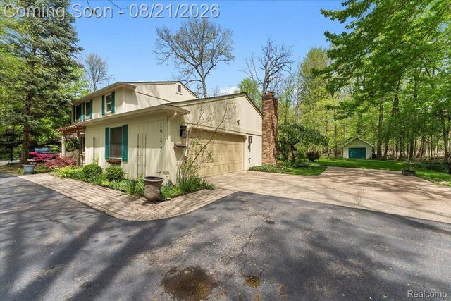 19177 MERIDIAN Road, Grosse Ile Township, MI 48138