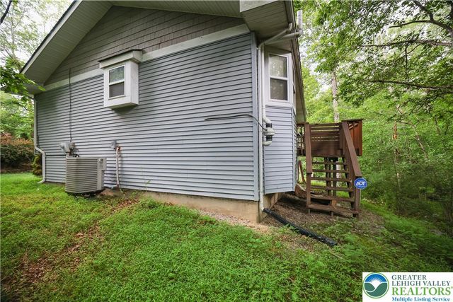 3122 Sparrow Court, Middle Smithfield Twp, PA 18302