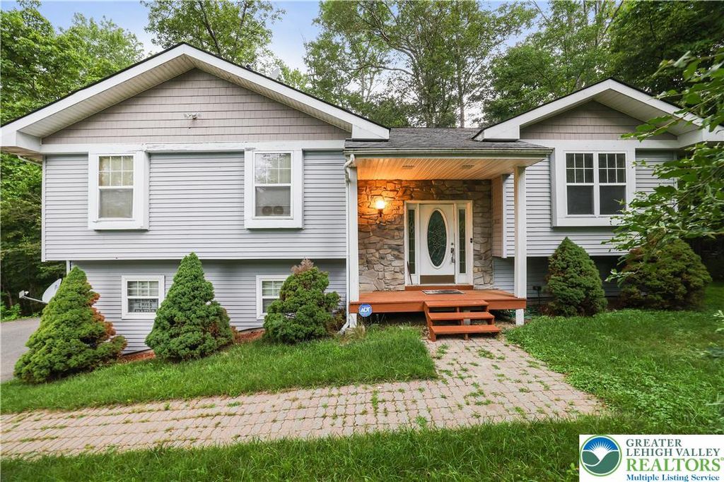 3122 Sparrow Court, Middle Smithfield Twp, PA 18302