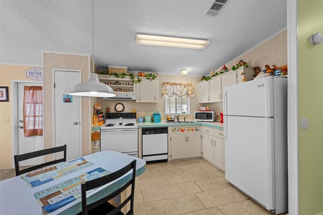 38052 LAWANDA LOOP, Zephyrhills, FL 33542