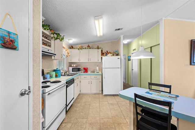 38052 LAWANDA LOOP, Zephyrhills, FL 33542
