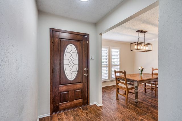 2622 Fallcreek Drive, Carrollton, TX 75006