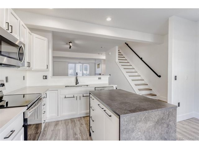 2771 W Riverwalk Cir B, Littleton, CO 80123