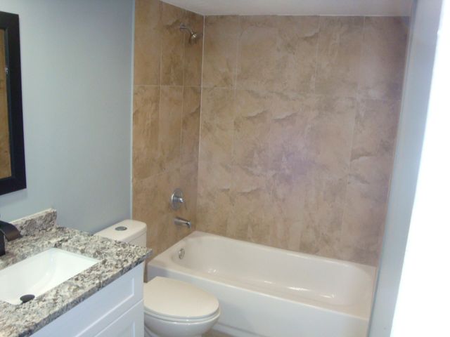 594 Springdale Circle 59-d, Palm Springs, FL 33461