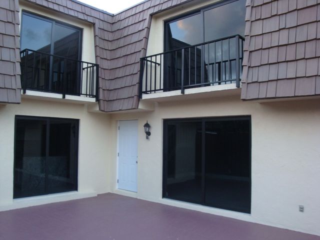 594 Springdale Circle 59-d, Palm Springs, FL 33461