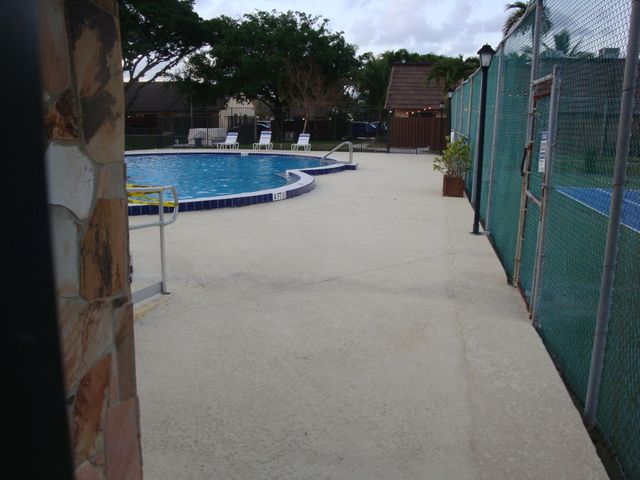 594 Springdale Circle 59-d, Palm Springs, FL 33461