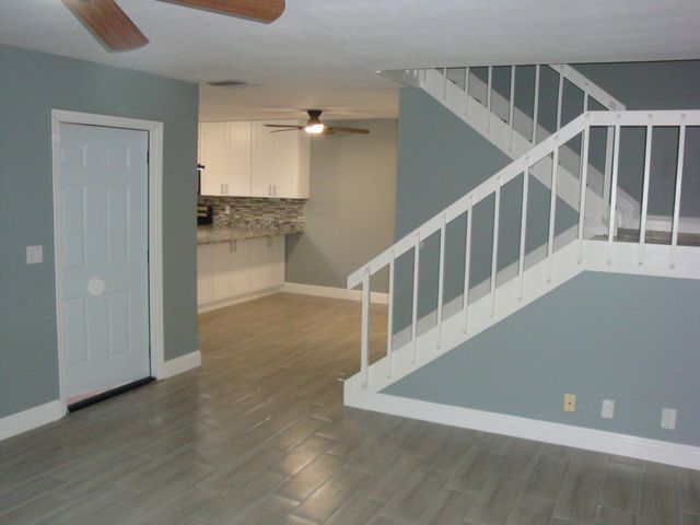 594 Springdale Circle 59-d, Palm Springs, FL 33461