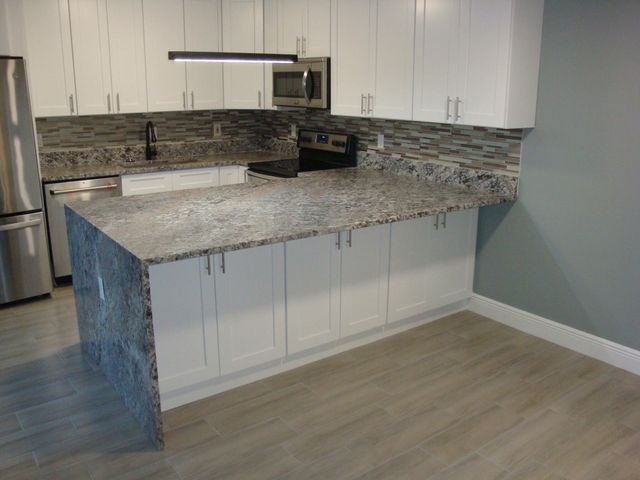 594 Springdale Circle 59-d, Palm Springs, FL 33461