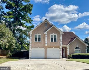 800 Meadowsong Circle, Lawrenceville, GA 30043