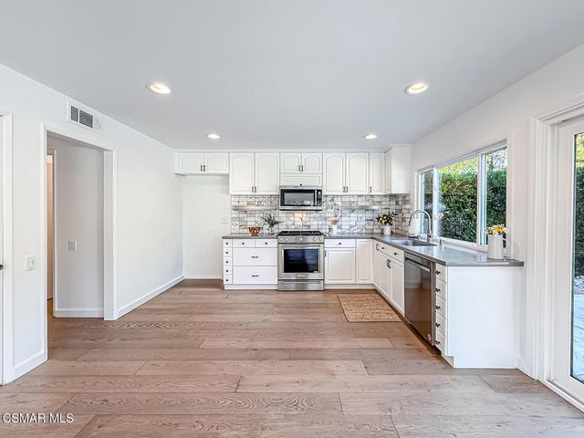 1915 Woodside Drive, Thousand Oaks, CA 91362