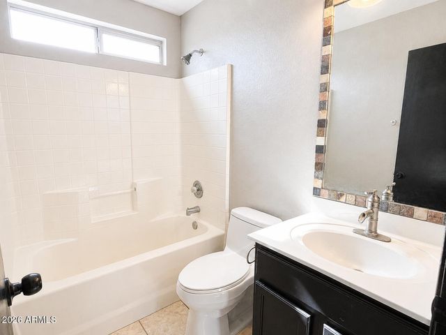8228 W PALMAIRE Avenue, Glendale, AZ 85303