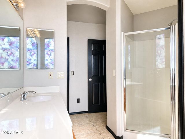 8228 W PALMAIRE Avenue, Glendale, AZ 85303