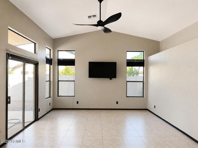 8228 W PALMAIRE Avenue, Glendale, AZ 85303
