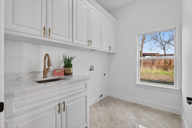 3533 County Road 1092, Celeste, TX 75423