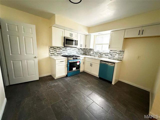 2750 Robert Drive, Florissant, MO 63031