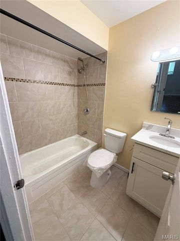 2750 Robert Drive, Florissant, MO 63031