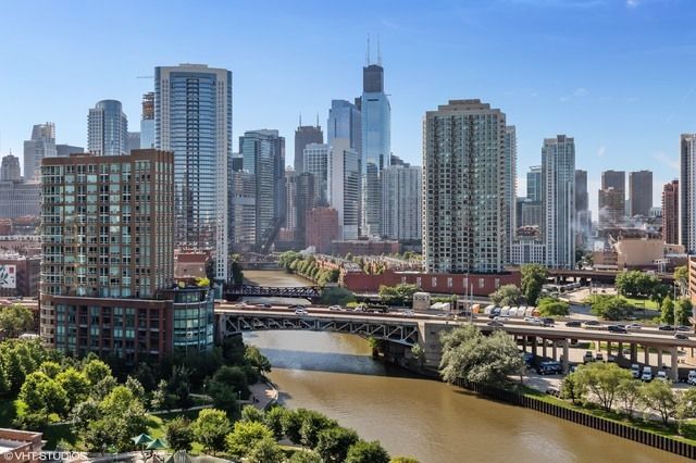 700 N LARRABEE Street 1111, Chicago, IL 60654